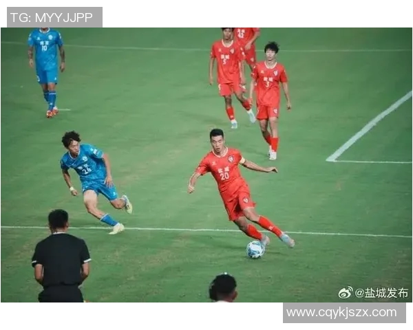 保定容大迎战盐城球队全力争胜展现足球魅力与激情对决